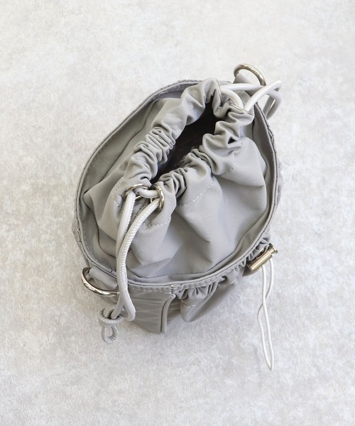 COLDE (コルデ)の「ギャザーポケットミニショルダーバッグ(ショルダーバッグ・レディース・アイボリー/ブラック/グレー・FREE)」の7枚目の写真