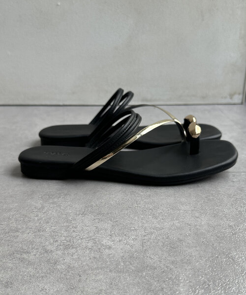 Thevon（ゼボン）の「GLDトングサンダル（サンダル・レディース・ブラック/シルバー/ゴールド・M/L）」の9枚目の写真