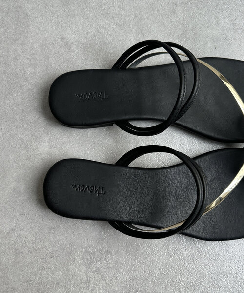 Thevon（ゼボン）の「GLDトングサンダル（サンダル・レディース・ブラック/シルバー/ゴールド・M/L）」の10枚目の写真