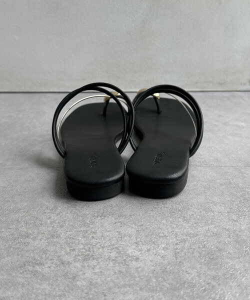 Thevon（ゼボン）の「GLDトングサンダル（サンダル・レディース・ブラック/シルバー/ゴールド・M/L）」の11枚目の写真