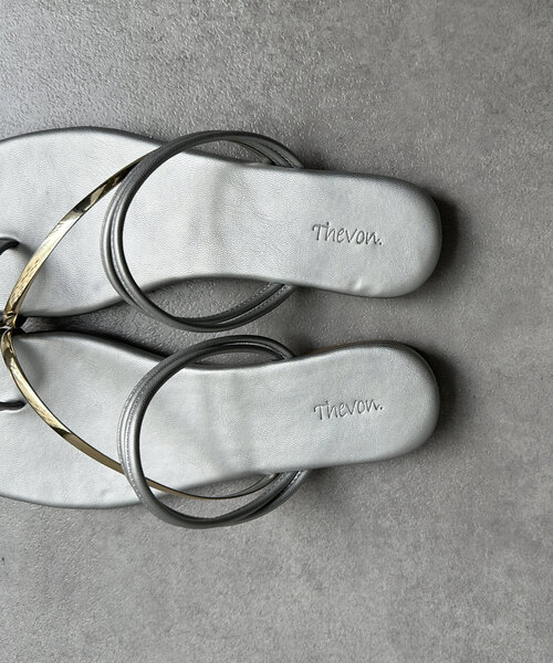 Thevon（ゼボン）の「GLDトングサンダル（サンダル・レディース・ブラック/シルバー/ゴールド・M/L）」の18枚目の写真