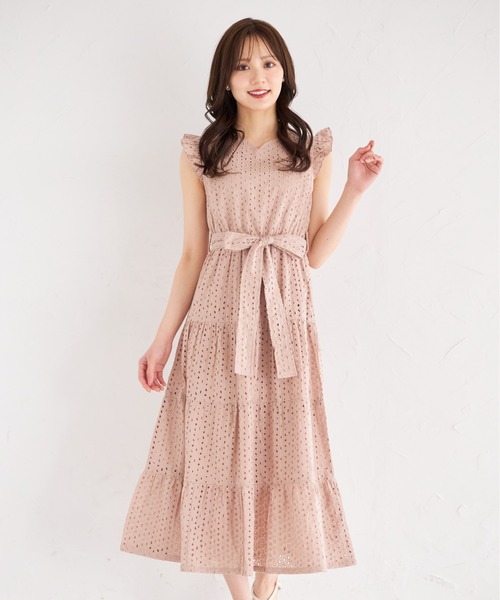 tocco closet(トッコ クローゼット)の「ウエストりぼん付き肩フリルハートネックコットンレースティアードワンピース(ワンピース・レディース・アイボリー/ブルー/ピンク/ブラック・M)」の4枚目の写真