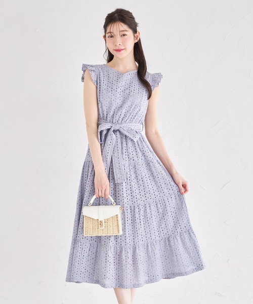 tocco closet(トッコ クローゼット)の「ウエストりぼん付き肩フリルハートネックコットンレースティアードワンピース(ワンピース・レディース・アイボリー/ブルー/ピンク/ブラック・M)」の2枚目の写真
