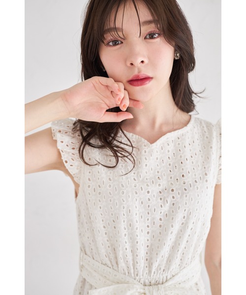 tocco closet(トッコ クローゼット)の「ウエストりぼん付き肩フリルハートネックコットンレースティアードワンピース(ワンピース・レディース・アイボリー/ブルー/ピンク/ブラック・M)」の16枚目の写真