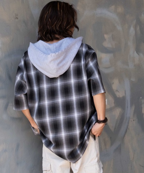 WEGO（ウィゴー）の「WEGO/オンブレチェックフードシャツ（シャツ/ブラウス・メンズ・ブラック系その他2/レッド系その他2・MEDIUM/LARGE）」の17枚目の写真