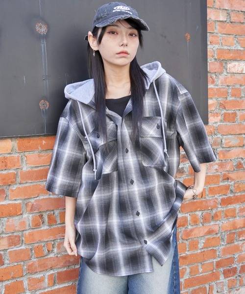 WEGO（ウィゴー）の「WEGO/オンブレチェックフードシャツ（シャツ/ブラウス・メンズ・ブラック系その他2/レッド系その他2・MEDIUM/LARGE）」の22枚目の写真