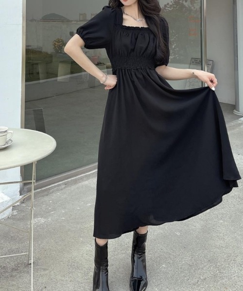 Ritzy（リッツィー）の「シャーリングデザイン パフスリーブ ミモレ丈 半袖ワンピース（ワンピース・レディース・ブラック/ブルー・L/M）」の6枚目の写真