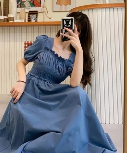 Ritzy（リッツィー）の「シャーリングデザイン パフスリーブ ミモレ丈 半袖ワンピース（ワンピース・レディース・ブラック/ブルー・L/M）」の10枚目の写真