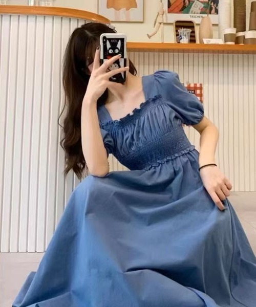 Ritzy（リッツィー）の「シャーリングデザイン パフスリーブ ミモレ丈 半袖ワンピース（ワンピース・レディース・ブラック/ブルー・L/M）」の12枚目の写真