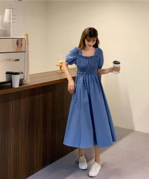 Ritzy（リッツィー）の「シャーリングデザイン パフスリーブ ミモレ丈 半袖ワンピース（ワンピース・レディース・ブラック/ブルー・L/M）」の14枚目の写真