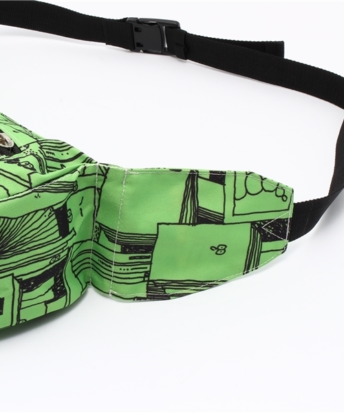 FABRICK（ファブリック）の「FABRICK【STEFAN MARX】 UTILITY WAIST BAG（ボディバッグ/ウエストポーチ・メンズ・ホワイト/グリーン・FREE）」の4枚目の写真