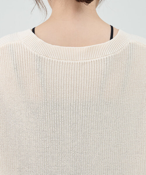 SHENERY（シーナリー）の「深Vネックニットベスト（ベスト・レディース・アイボリー/グレイッシュベージュ/ブラック・FREE）」の16枚目の写真