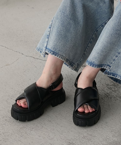 forksy.(フォルクシー)の「【forksy.】ベルトデザイン パフィー スポーツサンダル(サンダル・レディース・ブラック/オフホワイト・M/L)」の11枚目の写真