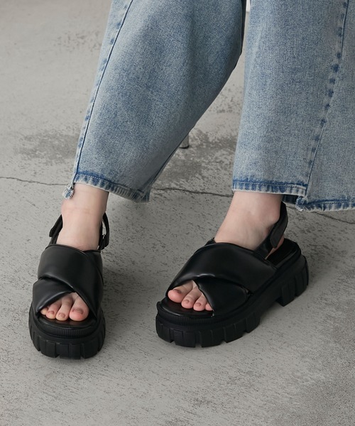 forksy.(フォルクシー)の「【forksy.】ベルトデザイン パフィー スポーツサンダル(サンダル・レディース・ブラック/オフホワイト・M/L)」の12枚目の写真