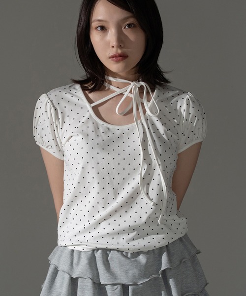 apres jour mignon(アプレジュールミニョン)の「チョーカートップス【ZOZOTOWN限定アイテム】(Tシャツ/カットソー・レディース・ブラック/ブラック系その他/オフホワイト/グレー/レッド/ネイビー/杢グレー・フリー/X-LARGE)」の2枚目の写真