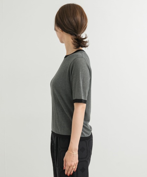 URBAN RESEARCH DOORS（アーバンリサーチドアーズ）の「リンガー半袖ニットTシャツ（ニット/セーター・レディース・グレー/ベージュ・MEDIUM）」の19枚目の写真