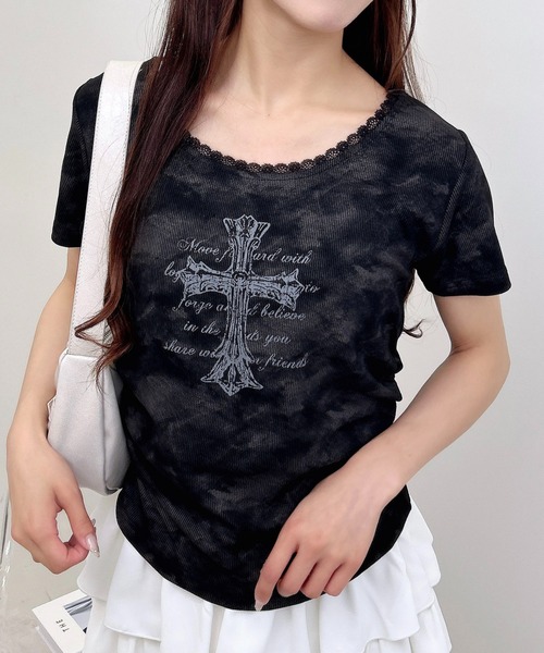 INGNI（イング）の「ムラ染めレースサイドギャザークロスロゴトップス（Tシャツ/カットソー・レディース・ブラック/オフホワイト/ベージュ・M）」の2枚目の写真