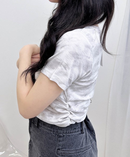 INGNI（イング）の「ムラ染めレースサイドギャザークロスロゴトップス（Tシャツ/カットソー・レディース・ブラック/オフホワイト/ベージュ・M）」の7枚目の写真