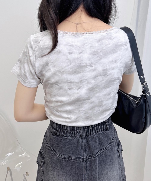 INGNI（イング）の「ムラ染めレースサイドギャザークロスロゴトップス（Tシャツ/カットソー・レディース・ブラック/オフホワイト/ベージュ・M）」の8枚目の写真