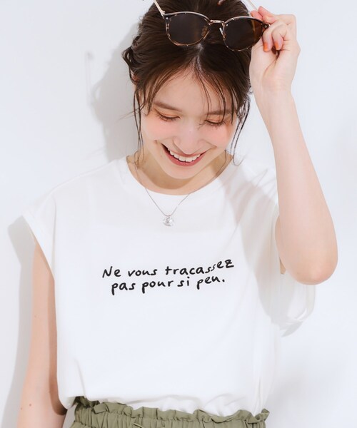 Cutie Blonde（キューティーブロンド）の「【ひんやり/汗ジミ軽減/UVカット】 ロゴプリントノースリーブTシャツ（Tシャツ/カットソー・レディース・ホワイト/ピンク系/チャコールグレー・01/02/03/04）」の2枚目の写真