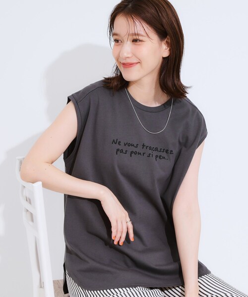 Cutie Blonde（キューティーブロンド）の「【ひんやり/汗ジミ軽減/UVカット】 ロゴプリントノースリーブTシャツ（Tシャツ/カットソー・レディース・ホワイト/ピンク系/チャコールグレー・01/02/03/04）」の3枚目の写真