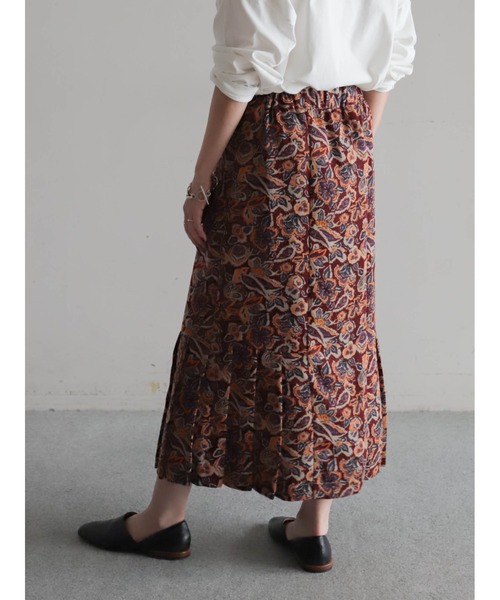 みぃいぃ GU（ジーユー）の「（GU）タックスカート（WOMEN ⁄ スカート）」 - WEAR