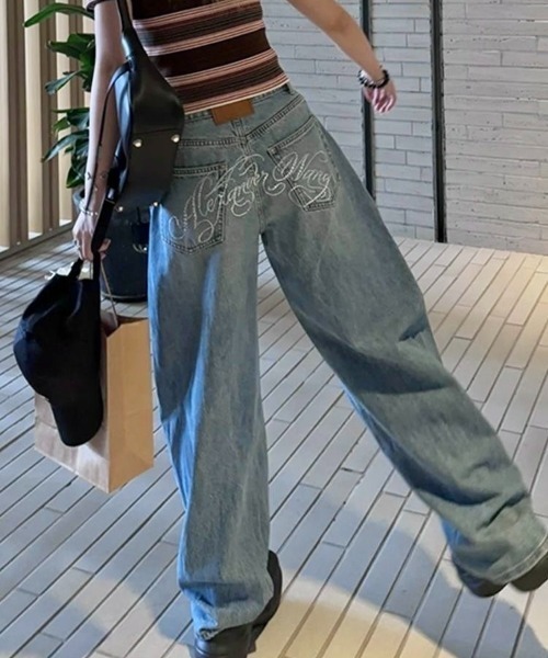 LADY LIKE(レディライク)の「バックラインストーンロゴワイドデニムパンツ(デニムパンツ・レディース・サックスブルー・M/S)」の10枚目の写真