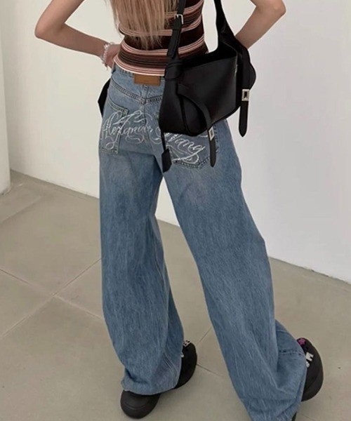 LADY LIKE(レディライク)の「バックラインストーンロゴワイドデニムパンツ(デニムパンツ・レディース・サックスブルー・M/S)」の9枚目の写真