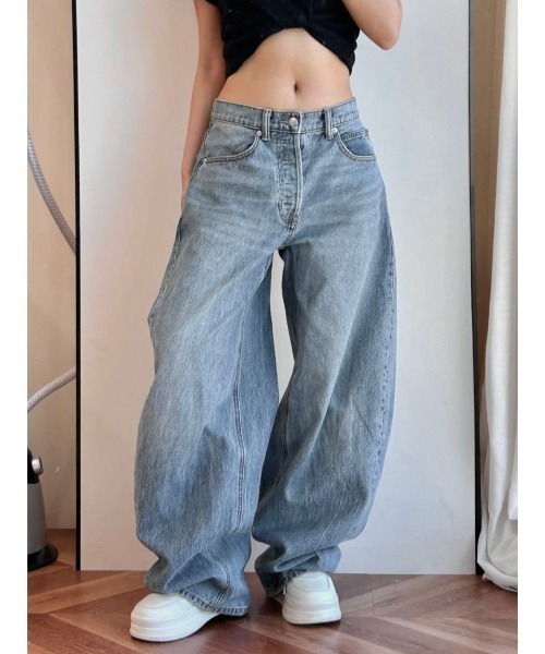 LADY LIKE(レディライク)の「バックラインストーンロゴワイドデニムパンツ(デニムパンツ・レディース・サックスブルー・M/S)」の11枚目の写真