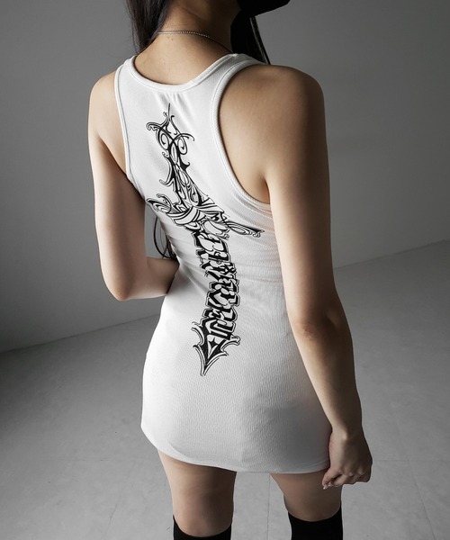 me+em select（ミームセレクト）の「【 新色ピンク追加！３color 】グランジロゴバッククロスタンクトップミニワンピ ／ grunge logo back cross tanktop mini onepiece（ワンピース・レディース・ホワイト/ブラック・FREE）」の10枚目の写真