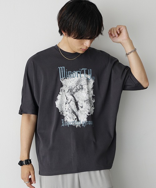 MinoriTY(マイノリティ)の「【MinoriTY】ソフトタッチ×厚手仕立て ドルマンシルエットヴィンテージロックプリントTシャツ メンズ 夏服(Tシャツ/カットソー・メンズ・スミクロ/オフホワイト・M/S/L)」の7枚目の写真