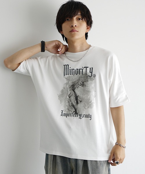 MinoriTY(マイノリティ)の「【MinoriTY】ソフトタッチ×厚手仕立て ドルマンシルエットヴィンテージロックプリントTシャツ メンズ 夏服(Tシャツ/カットソー・メンズ・スミクロ/オフホワイト・M/S/L)」の4枚目の写真