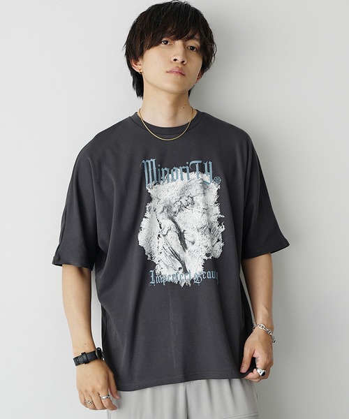 MinoriTY(マイノリティ)の「【MinoriTY】ソフトタッチ×厚手仕立て ドルマンシルエットヴィンテージロックプリントTシャツ メンズ 夏服(Tシャツ/カットソー・メンズ・スミクロ/オフホワイト・M/S/L)」の9枚目の写真
