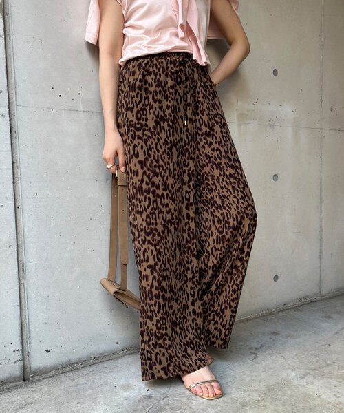 DouDou（ドゥドゥ）の「レオパードイージーパンツ（その他パンツ・レディース・ブラウン/バーガンディー・FREE）」の2枚目の写真