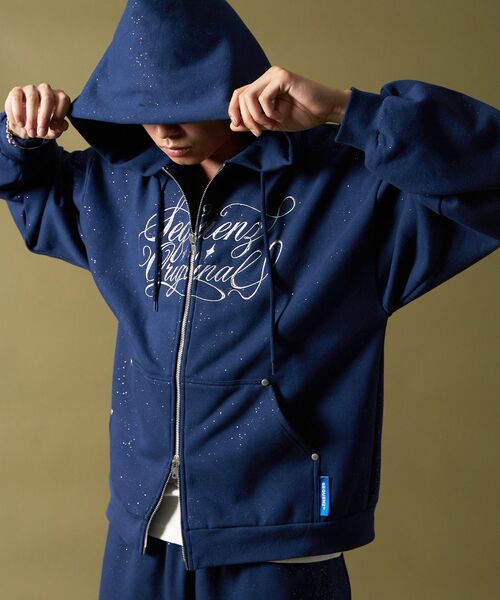 SEQUENZ（シークエンズ）の「＊新色追加【SEQUENZ（シークエンズ）】SQNZ LOGO GLITTER ZIP P/K / グリッター ジップパーカー ラメプリント ダブルジップ 裏起毛 【セットアップ着用可】（パーカー・メンズ・ピンク/ダークネイビー/ブラック/モカ/グレー/ライトピンク/スカイブルー・MEDIUM/SMALL/LARGE）」の15枚目の写真