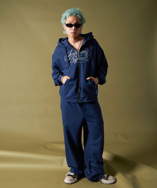 SEQUENZ（シークエンズ）の「＊新色追加【SEQUENZ（シークエンズ）】SQNZ LOGO GLITTER ZIP P/K / グリッター ジップパーカー ラメプリント ダブルジップ 裏起毛 【セットアップ着用可】（パーカー・メンズ・ピンク/ダークネイビー/ブラック/モカ/グレー/ライトピンク/スカイブルー・MEDIUM/SMALL/LARGE）」の16枚目の写真