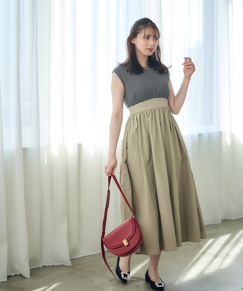 12Twelve Agenda(トゥエルブ アジェンダ)の「カットソー×ボリュームナイロンスカートドッキングワンピース(ワンピース・レディース・ブラック/ベージュ・M)」の4枚目の写真