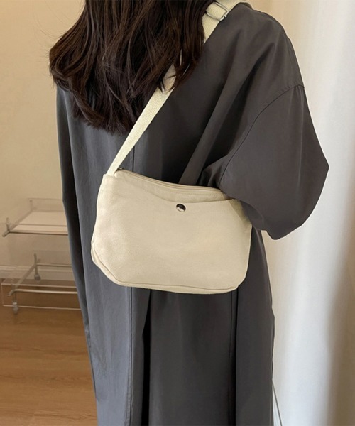 Miniministore(ミニミニストア)の「ショルダーバッグ キャンバス レディース(ショルダーバッグ・レディース・ダークベージュ/アイボリー/ブラック・FREE)」の8枚目の写真