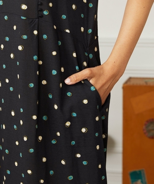 Jocomomola（ホコモモラ）の「【接触冷感】Charco ドットカットソーワンピース（ワンピース・レディース・ブラック/グリーン・40）」の7枚目の写真