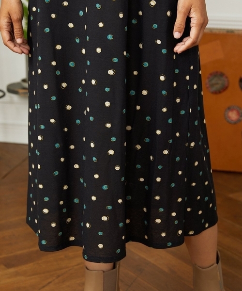 Jocomomola（ホコモモラ）の「【接触冷感】Charco ドットカットソーワンピース（ワンピース・レディース・ブラック/グリーン・40）」の8枚目の写真