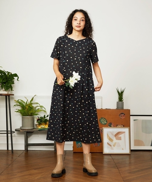 Jocomomola（ホコモモラ）の「【接触冷感】Charco ドットカットソーワンピース（ワンピース・レディース・ブラック/グリーン・40）」の11枚目の写真