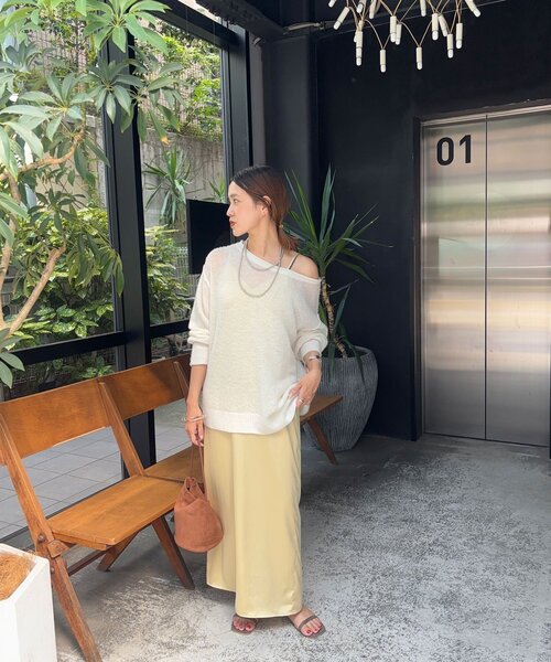 SHENERY（シーナリー）の「《インフルエンサー@kanako_ikiコラボ》シアーウールプルオーバー（ニット/セーター・レディース・オフホワイト/グレー/イエロー・FREE）」の5枚目の写真