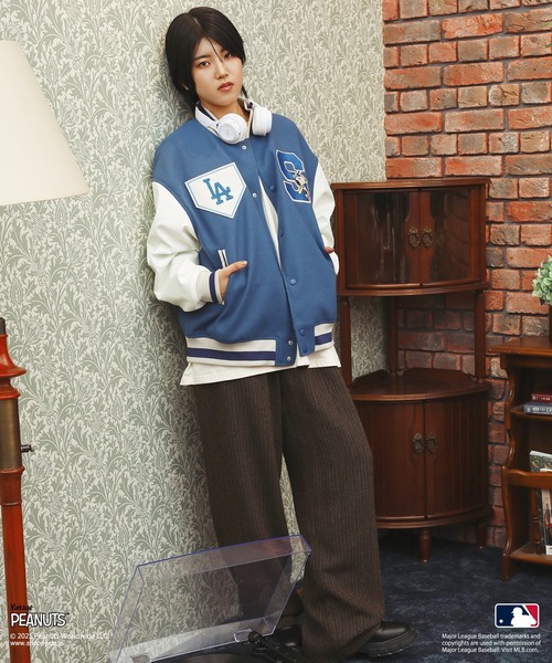 DOUBLE NAME（ダブルネーム）の「MLB×PEANUTSコラボスタジアムジャンパー（スタジャン・レディース・ブラウン/レッド/ブルー・FREE）」の8枚目の写真