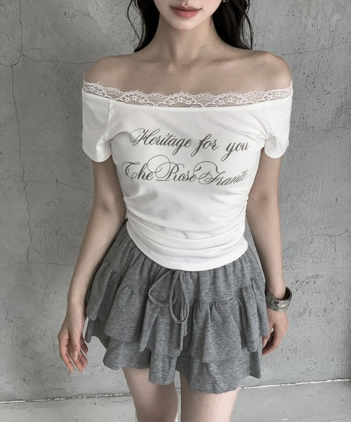 VEILA（ヴェイラ）の「レースストラップ付きオフショル風ロゴTシャツ（Tシャツ/カットソー・レディース・ブラック/ホワイト・フリー）」の10枚目の写真