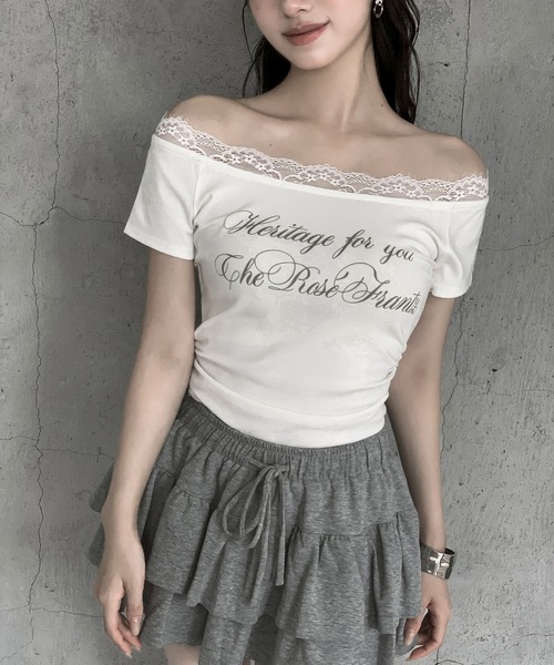 VEILA（ヴェイラ）の「レースストラップ付きオフショル風ロゴTシャツ（Tシャツ/カットソー・レディース・ブラック/ホワイト・フリー）」の11枚目の写真