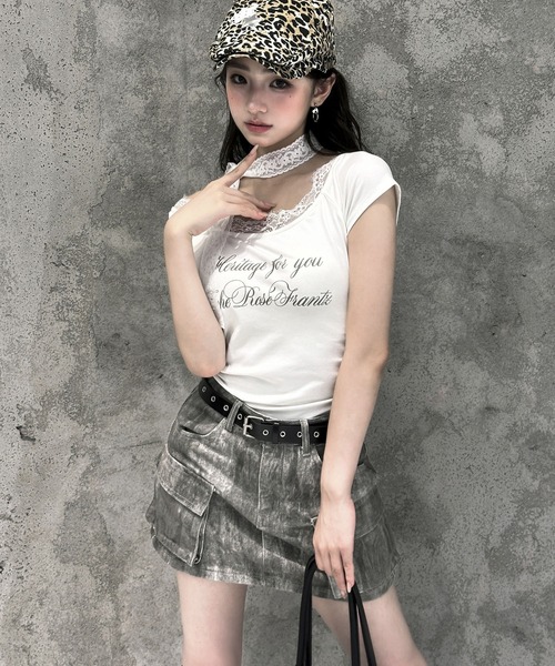 VEILA（ヴェイラ）の「レースストラップ付きオフショル風ロゴTシャツ（Tシャツ/カットソー・レディース・ブラック/ホワイト・フリー）」の14枚目の写真