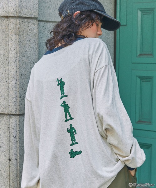 PIXAR（ピクサー）の「【PIXAR TOYSTORY】別注 ピクサー トイストーリー ヴィンテージライク アソートデザイン リンガー長袖Tシャツ（Tシャツ/カットソー・レディース・チャコールグレー/ネイビー系/ネイビー/スミクロ・FREE）」の4枚目の写真