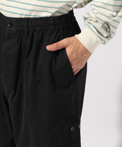 niko and...（ニコアンド）の「ナイロンコットンオーバーカーゴパンツ（カーゴパンツ・メンズ・オリーブ/ブラック/アイボリー・LARGE/MEDIUM）」の4枚目の写真