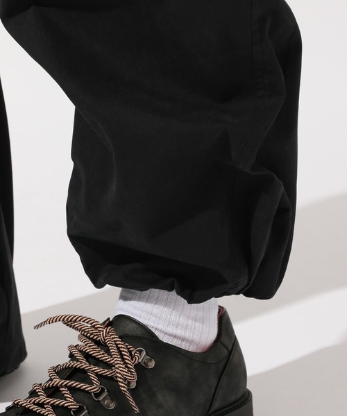 niko and...（ニコアンド）の「ナイロンコットンオーバーカーゴパンツ（カーゴパンツ・メンズ・オリーブ/ブラック/アイボリー・LARGE/MEDIUM）」の6枚目の写真