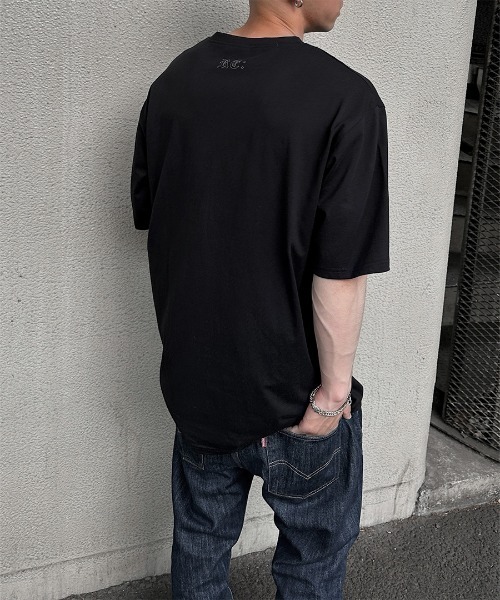 LVEU.(ラブユ.)の「【LVEU.】RENO×LVEU. ゴシックロゴプリントオーバーTシャツ / トップス カットソー Tシャツ オーバー プリント プリントT 半袖 ゴシック クロス バックプリント ロゴ ユニセックス ブラック ホワイト(Tシャツ/カットソー・レディース・ホワイト/ブラック・FREE)」の20枚目の写真